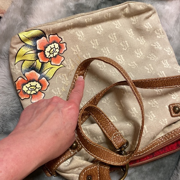 Ecko crossbody with painted rock detailing and red interior - Picture 13 of 13